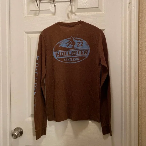 Vintage Hollister Brown Long sleeve t-shirt with blue surfer image - Unisex S - Picture 2 of 7